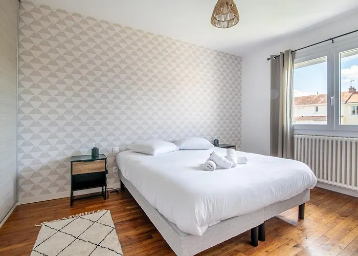 Appartement L'escale 10, Maison Familiale Et Lumineuse Près Du Puydufou Cholet